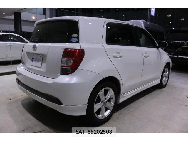 Toyota IST 2007-11 8875366-1