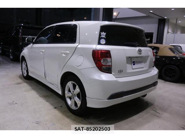 Toyota IST 2007-11 8875366-12
