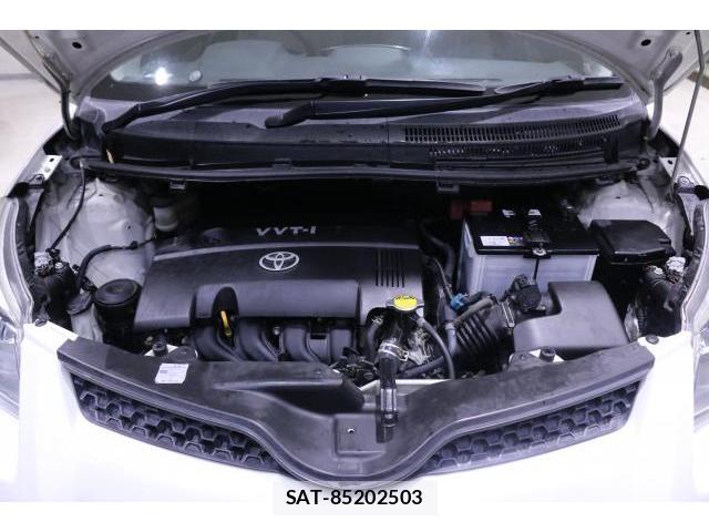 Toyota IST 2007-11 8875366-7