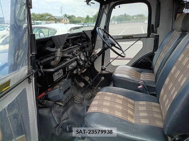 Mitsubishi JEEP 1997-04 8875105-2