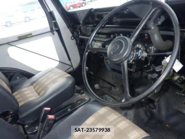 Mitsubishi JEEP 1997-04 8875105-5