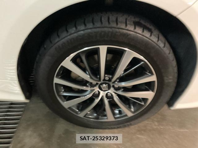 Toyota KLUGER HYBRID 2019-10 8873408-7