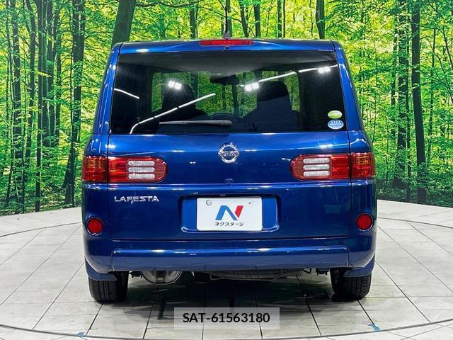 Nissan LAFESTA 2011-12 8875658-12
