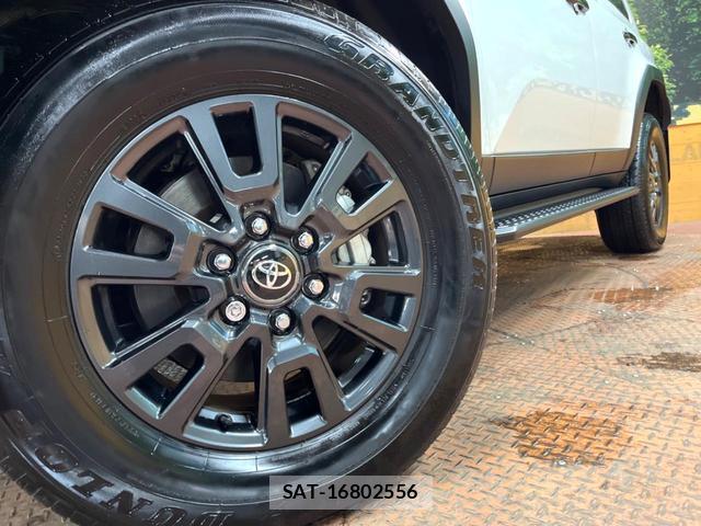 Toyota Land Cruiser 250 2024-12 8872882-12
