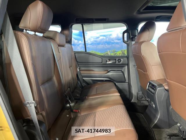 Toyota Land Cruiser 250 2024-07 8873061-9
