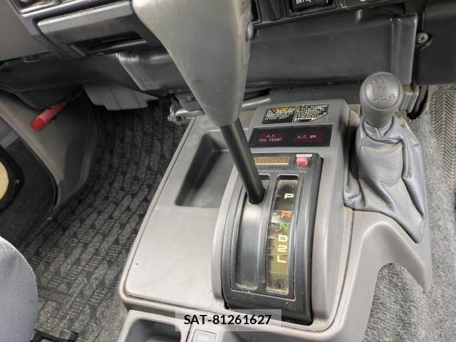 Toyota Land Cruiser 70 1994-05 8872989-17