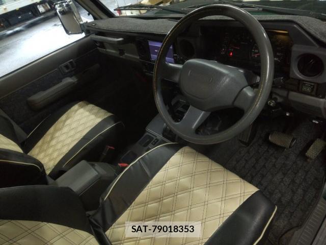 Toyota Land Cruiser 70 2004-02 8874745-2