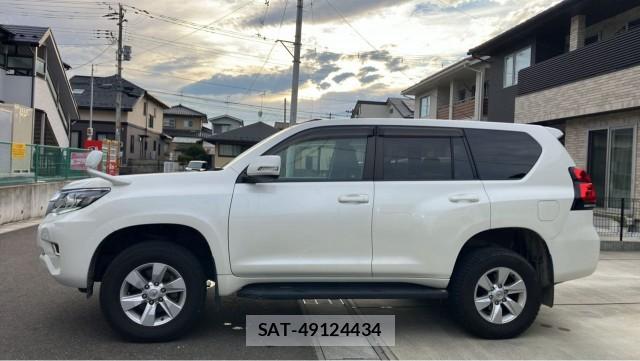 Toyota LAND CRUISER PRADO 2021-10 8874388-10