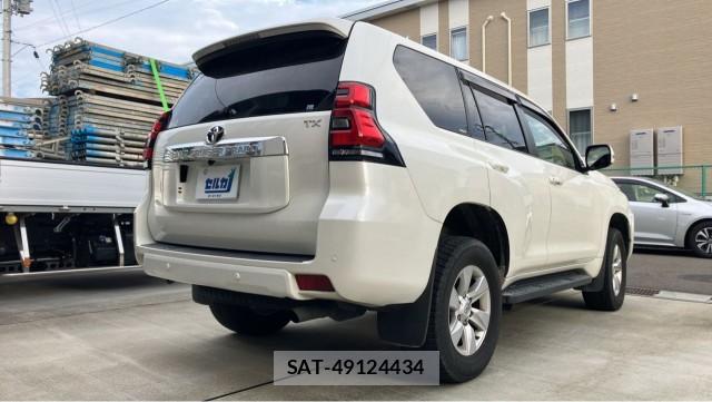 Toyota LAND CRUISER PRADO 2021-10 8874388-12