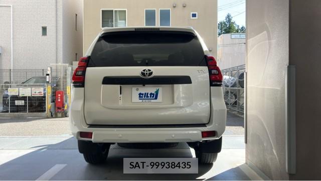 Toyota LAND CRUISER PRADO 2023-04 8874477-1