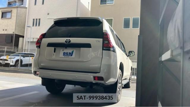Toyota LAND CRUISER PRADO 2023-04 8874477-12