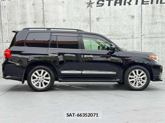Toyota LAND CRUISER 2013-05 8874355-1