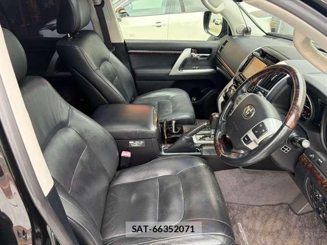 Toyota LAND CRUISER 2013-05 8874355-5