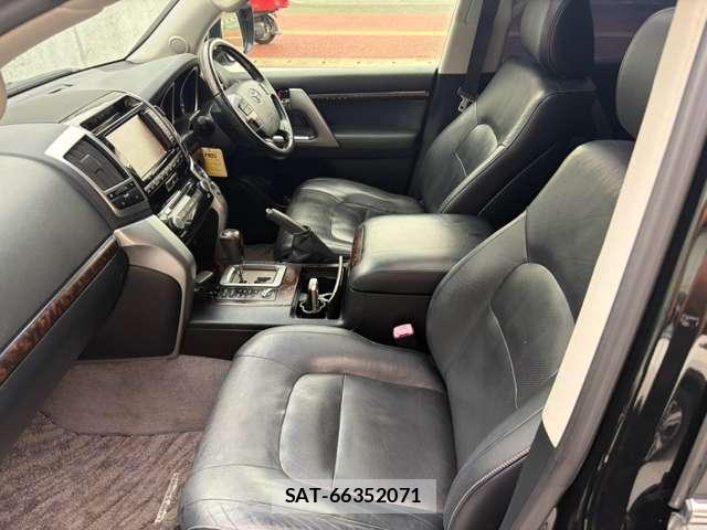 Toyota LAND CRUISER 2013-05 8874355-6
