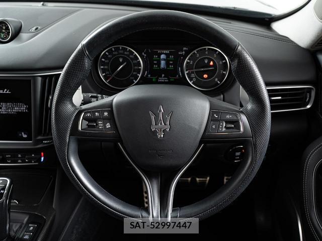 Maserati LEVANTE 2022-01 8874277-11