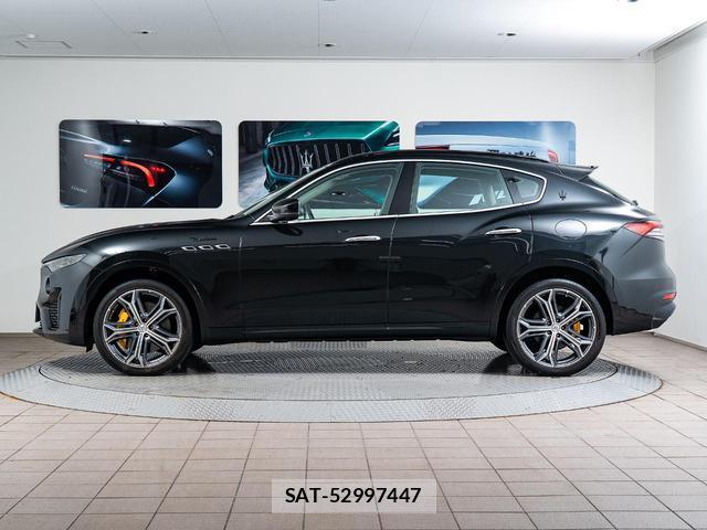 Maserati LEVANTE 2022-01 8874277-16