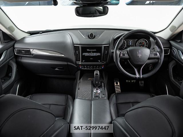 Maserati LEVANTE 2022-01 8874277-4