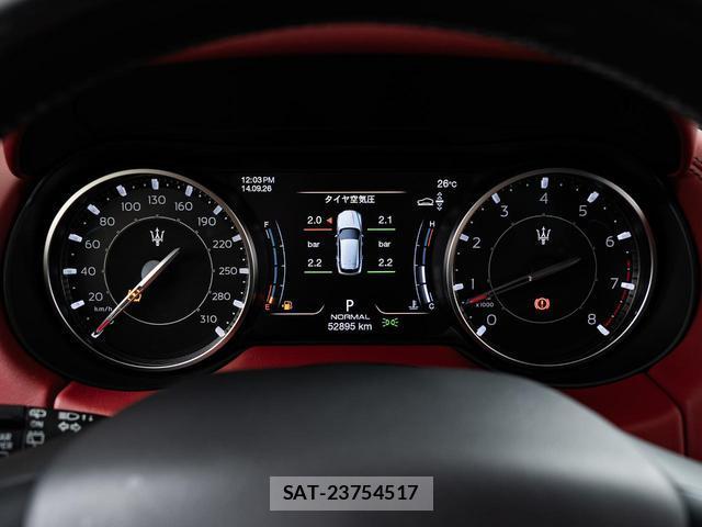 Maserati LEVANTE 2021-12 8874278-12
