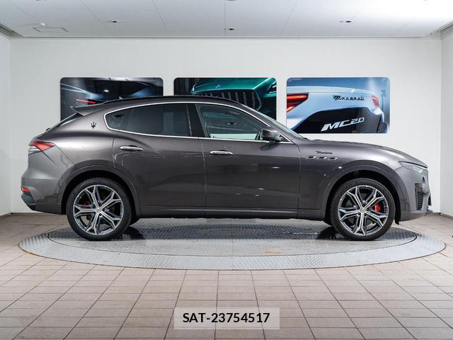 Maserati LEVANTE 2021-12 8874278-15