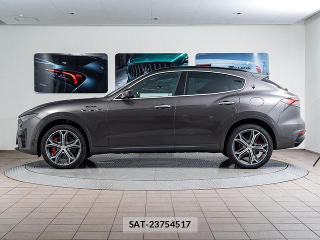 Maserati LEVANTE 2021-12 8874278-16
