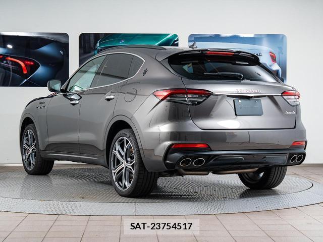 Maserati LEVANTE 2021-12 8874278-17