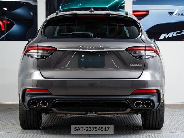 Maserati LEVANTE 2021-12 8874278-18