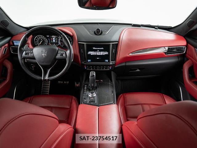 Maserati LEVANTE 2021-12 8874278-3