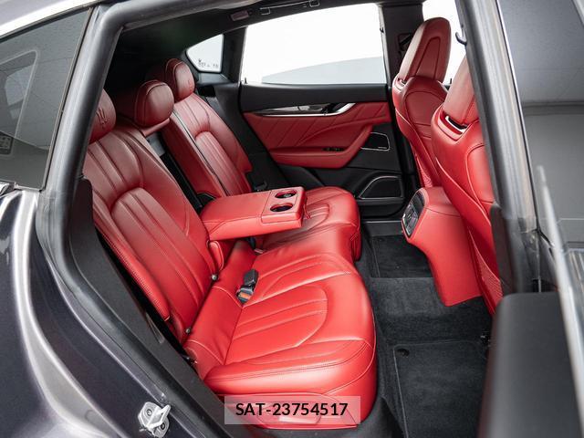Maserati LEVANTE 2021-12 8874278-9