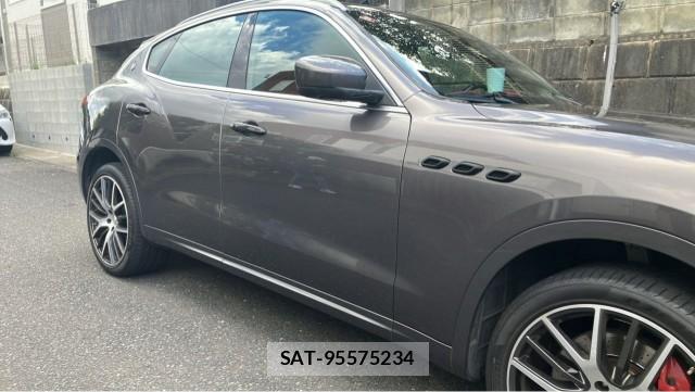 Maserati LEVANTE 2016-11 8874412-3