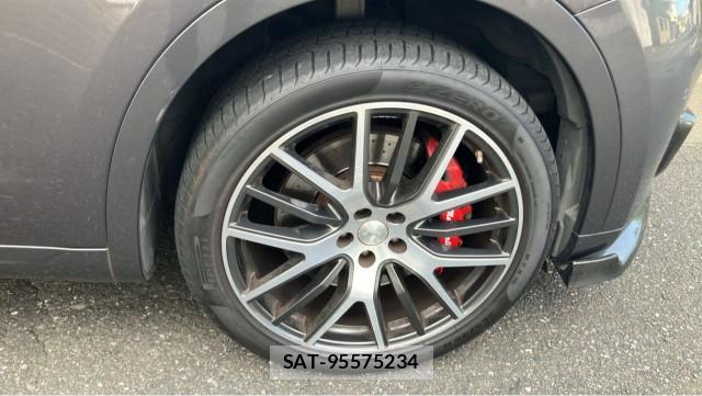 Maserati LEVANTE 2016-11 8874412-8