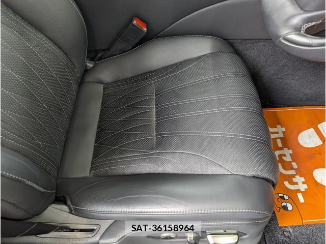 Lexus LS 2021-07 8872770-14