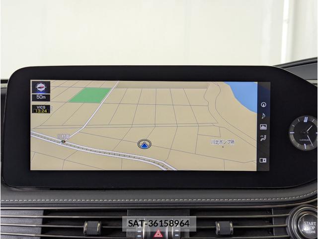 Lexus LS 2021-07 8872770-2