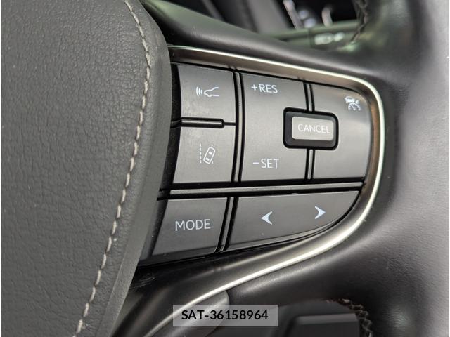 Lexus LS 2021-07 8872770-5