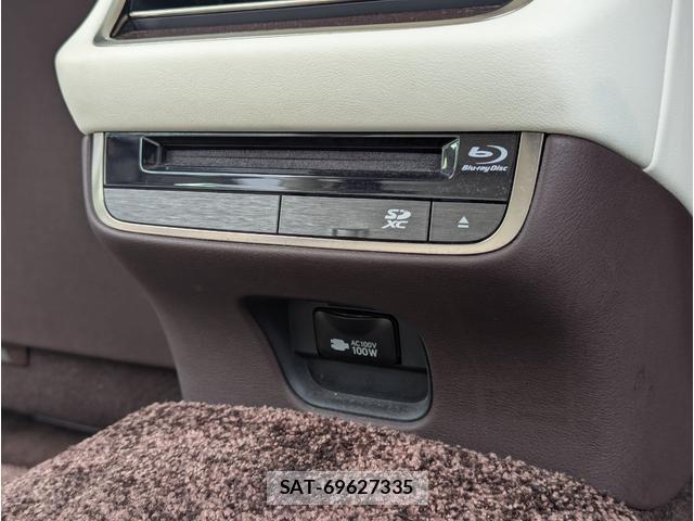 Lexus LS 2019-12 8872771-16