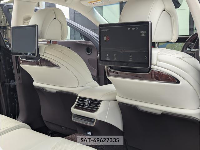 Lexus LS 2019-12 8872771-7