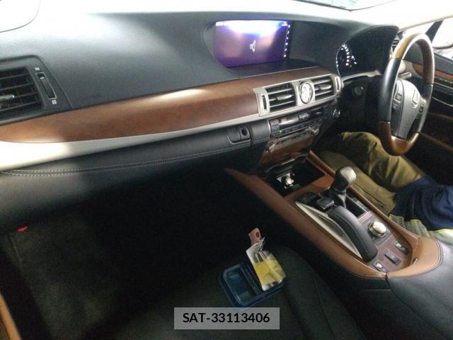 Lexus LS 2017-05 8874219-2