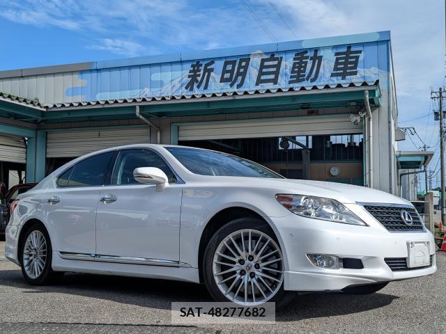 Lexus LS 2011-09 8875735-0