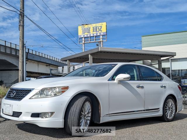 Lexus LS 2011-09 8875735-10