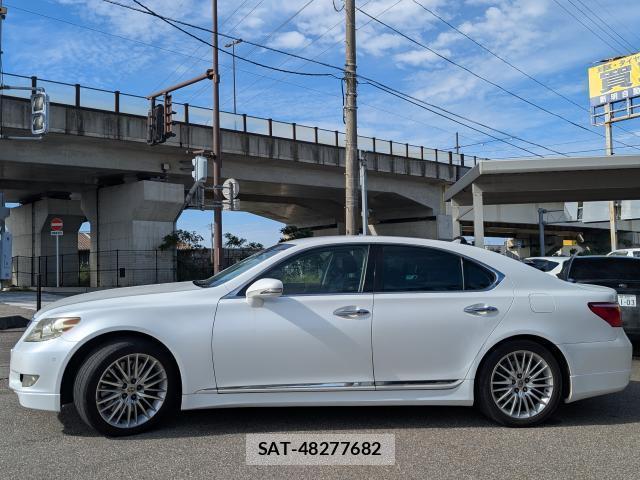 Lexus LS 2011-09 8875735-11