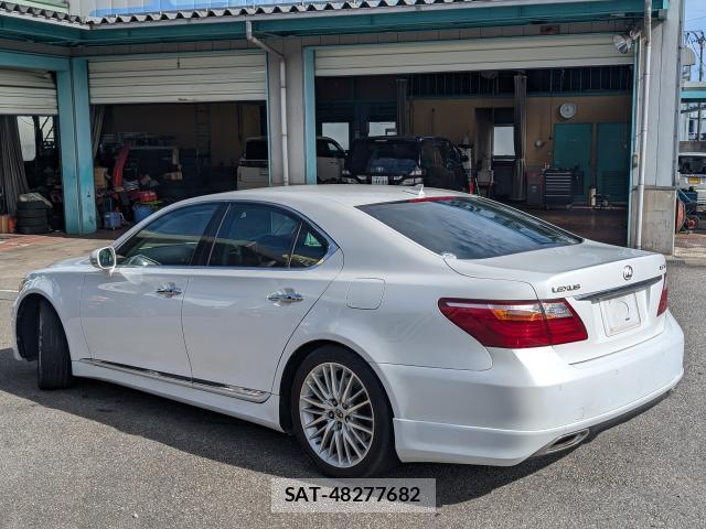 Lexus LS 2011-09 8875735-12