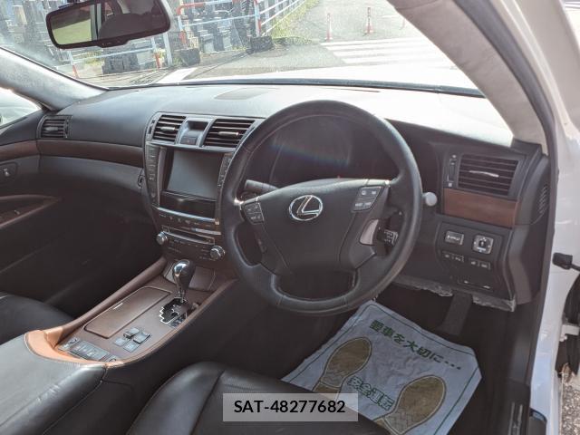 Lexus LS 2011-09 8875735-2