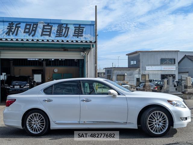 Lexus LS 2011-09 8875735-3