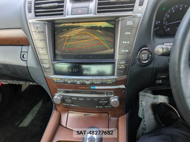 Lexus LS 2011-09 8875735-4