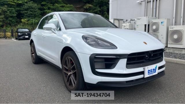 Porsche MACAN 2024-09 8874417-11