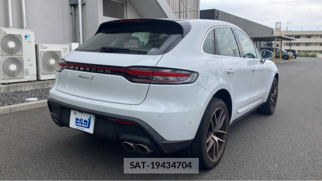 Porsche MACAN 2024-09 8874417-12