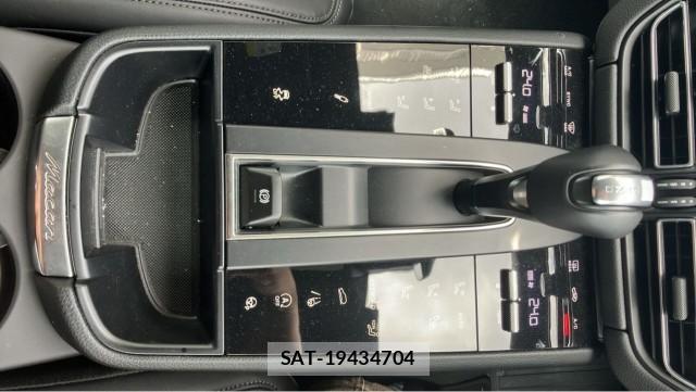 Porsche MACAN 2024-09 8874417-14
