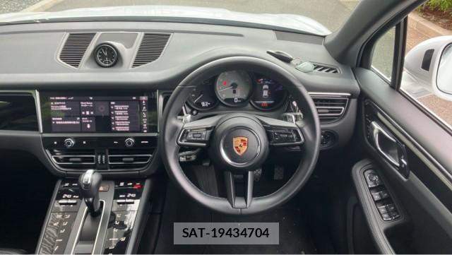 Porsche MACAN 2024-09 8874417-16