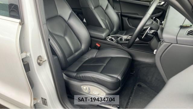 Porsche MACAN 2024-09 8874417-5