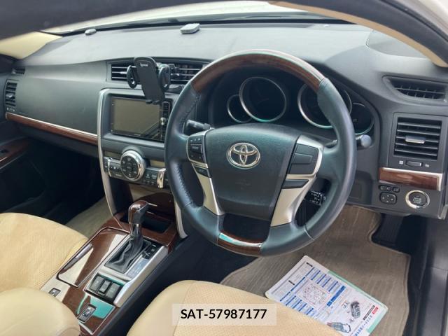 Toyota MARK X 2014-02 8873549-14