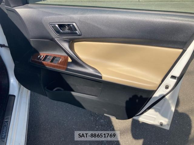 Toyota MARK X 2013-03 8873731-10